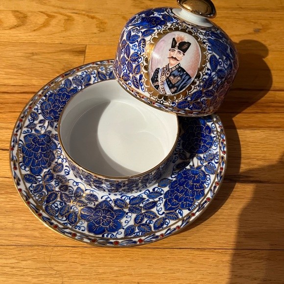 Collectible Serving Plate - Picture 2 of 6